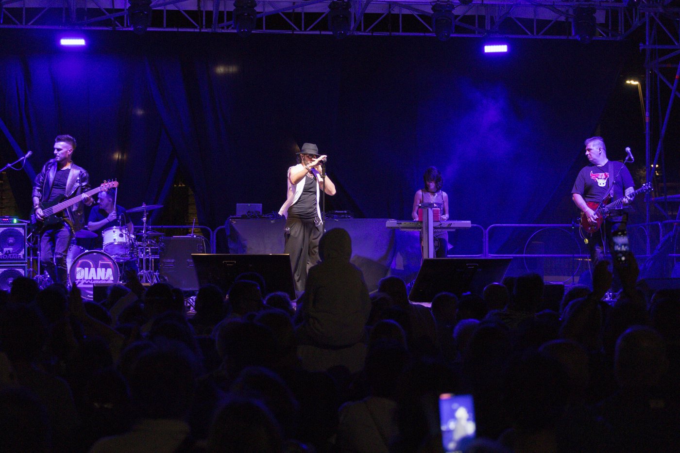 Diana live