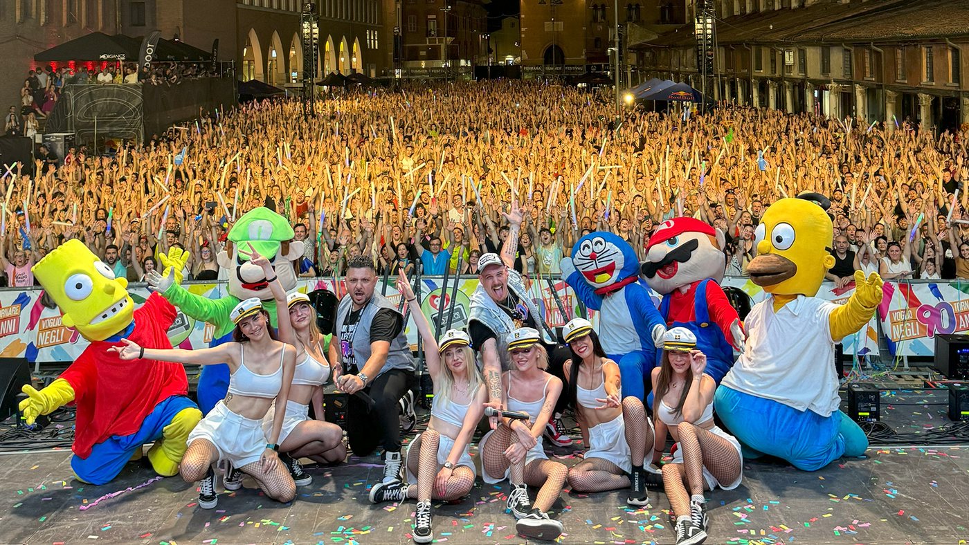 Voglio Tornare Negli Anni '90 live